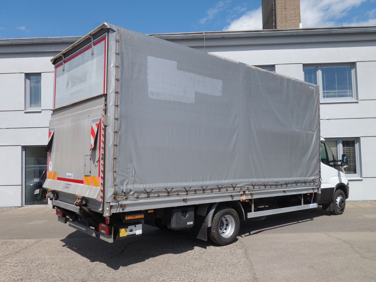 Iveco Daily 70C18 mit LBW - Utilitaire rideaux coulissants (PLSC): photos 4 Iveco Daily 70C18 mit LBW - Utilitaire rideaux coulissants (PLSC): photos 4