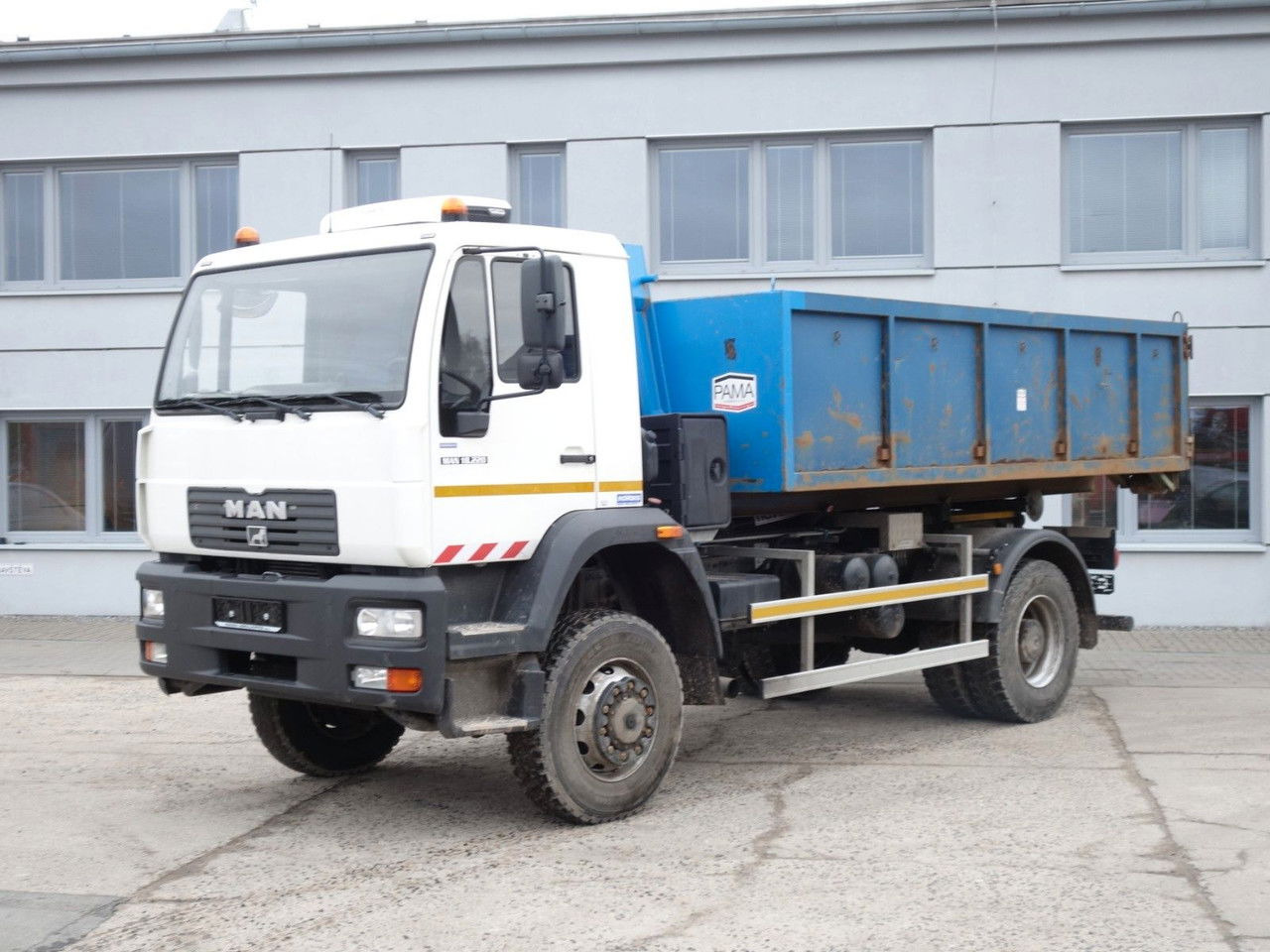 MAN 18.220 4x4 Neue Aufbau 2023 TOP 18.220 4x4 Neue Aufbau 2023 TOP - Camion porte-conteneur/ Caisse mobile, Camion grue: photos 1 MAN 18.220 4x4 Neue Aufbau 2023 TOP 18.220 4x4 Neue Aufbau 2023 TOP - Camion porte-conteneur/ Caisse mobile, Camion grue: photos 1