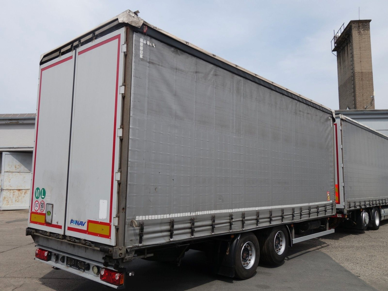 Renault T520 6x2 + trailer, 120m3, 2x Liftachse - Camion à rideaux coulissants: photos 5 Renault T520 6x2 + trailer, 120m3, 2x Liftachse - Camion à rideaux coulissants: photos 5