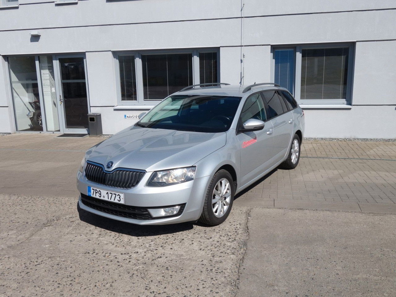 Škoda Octavia Combi Ambition 1,6 TDI, DSG, Navi, Clima - Voiture break: photos 1 Škoda Octavia Combi Ambition 1,6 TDI, DSG, Navi, Clima - Voiture break: photos 1