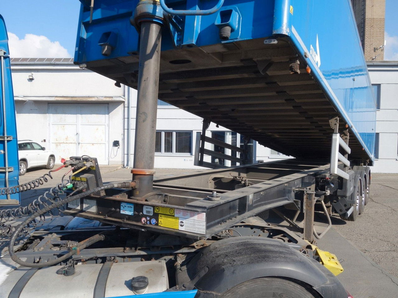 Stas Alu kipper, 50 cm3, Liftachse, SAF, Rollplane - Semi-remorque benne: photos 5 Stas Alu kipper, 50 cm3, Liftachse, SAF, Rollplane - Semi-remorque benne: photos 5