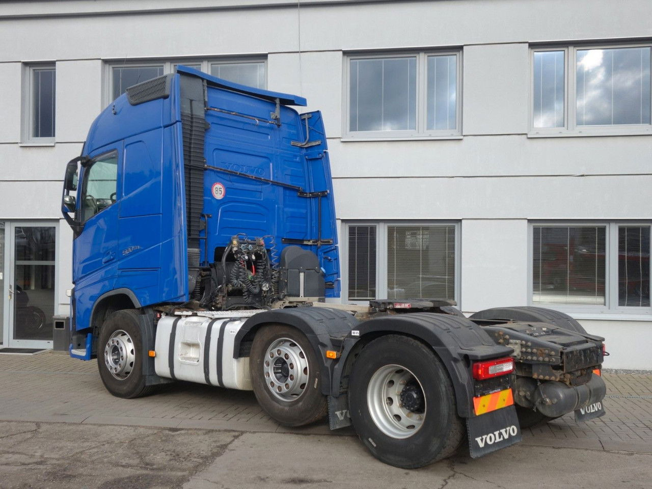 Volvo FH 13.500 EEV XL 6x2 Hydraulik kipper - Tracteur routier: photos 4 Volvo FH 13.500 EEV XL 6x2 Hydraulik kipper - Tracteur routier: photos 4