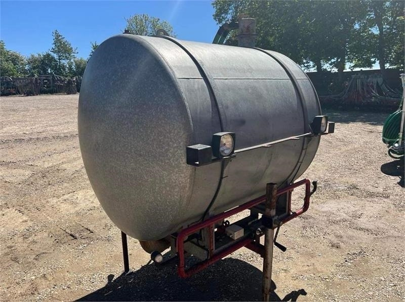 Linde 3 Ton - Cuve de stockage: photos 2 Linde 3 Ton - Cuve de stockage: photos 2