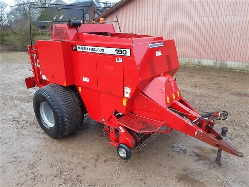 Massey Ferguson 190 - Presse à balles cubiques: photos 1 Massey Ferguson 190 - Presse à balles cubiques: photos 1