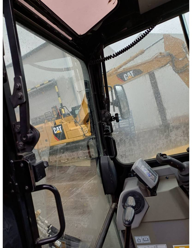 Pelle sur chenille CAT 303.5ECR: photos 18 Pelle sur chenille CAT 303.5ECR: photos 18