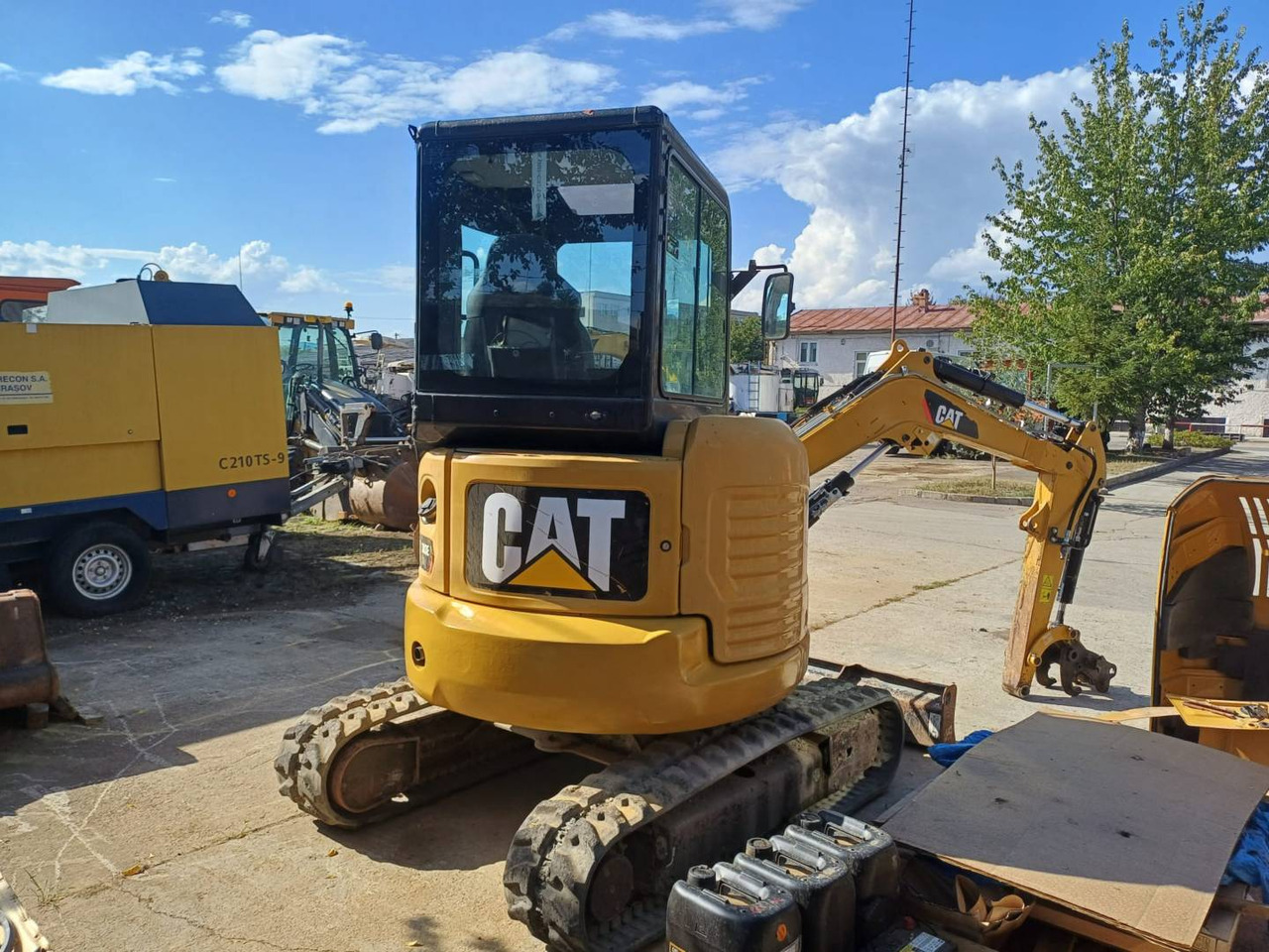CAT 303ECR - Pelle sur chenille: photos 3 CAT 303ECR - Pelle sur chenille: photos 3