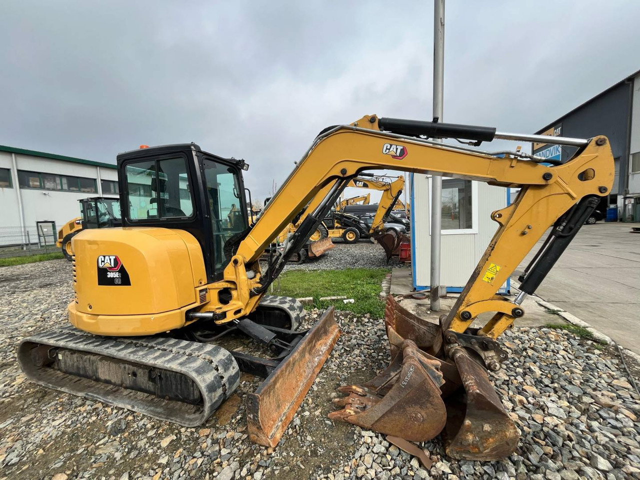 CAT 305.5E2CR - Pelle sur chenille: photos 2 CAT 305.5E2CR - Pelle sur chenille: photos 2