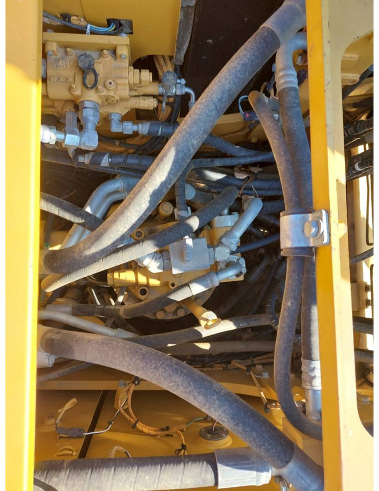 Pelle sur chenille CAT 320EL: photos 11