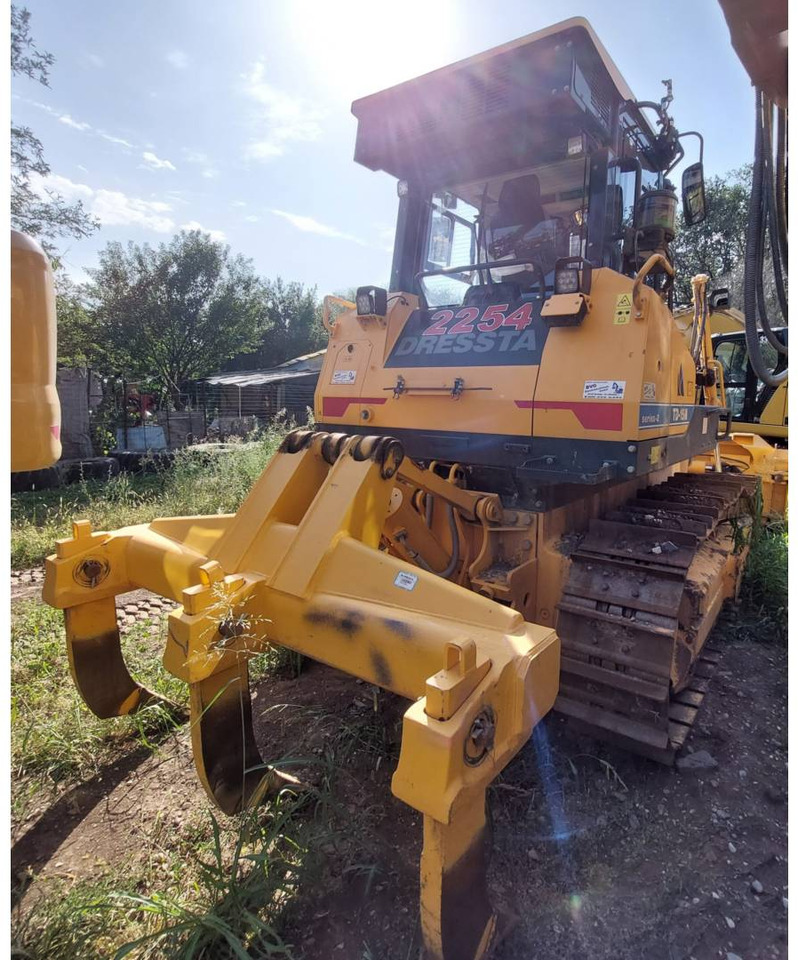 DRESSTA NORTH AMERICA TD-15M - Bulldozer: photos 3 DRESSTA NORTH AMERICA TD-15M - Bulldozer: photos 3
