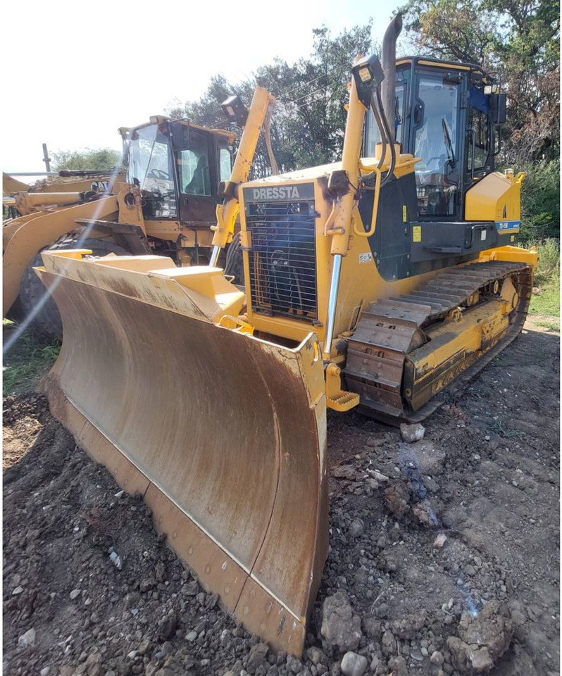 DRESSTA NORTH AMERICA TD-15M - Bulldozer: photos 1 DRESSTA NORTH AMERICA TD-15M - Bulldozer: photos 1