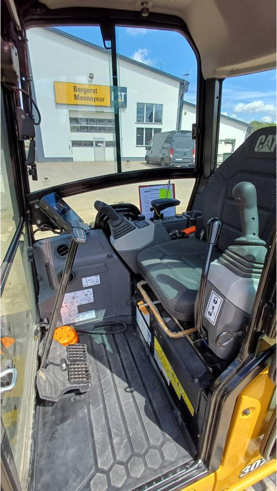 Pelle sur chenille CAT 302.7CR: photos 7