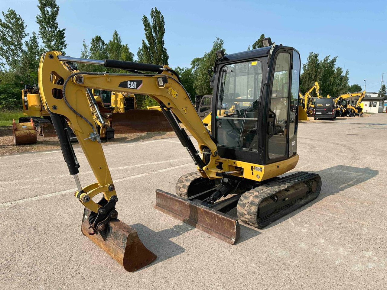 CAT 302.7DCR - Pelle sur chenille: photos 1 CAT 302.7DCR - Pelle sur chenille: photos 1