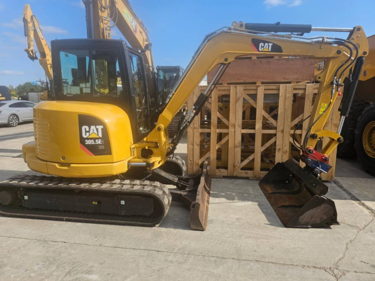 CAT 305.5E2CR - Pelle sur chenille: photos 1 CAT 305.5E2CR - Pelle sur chenille: photos 1