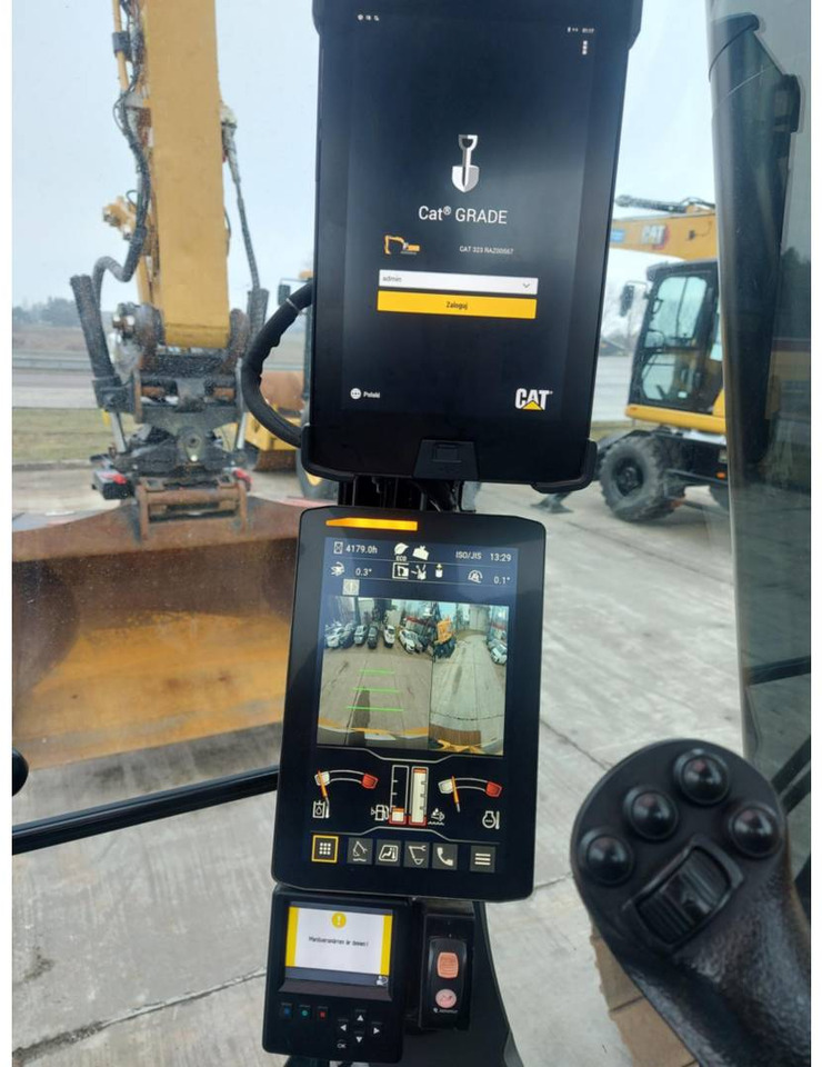 CAT 323 - Pelle sur chenille: photos 5 CAT 323 - Pelle sur chenille: photos 5