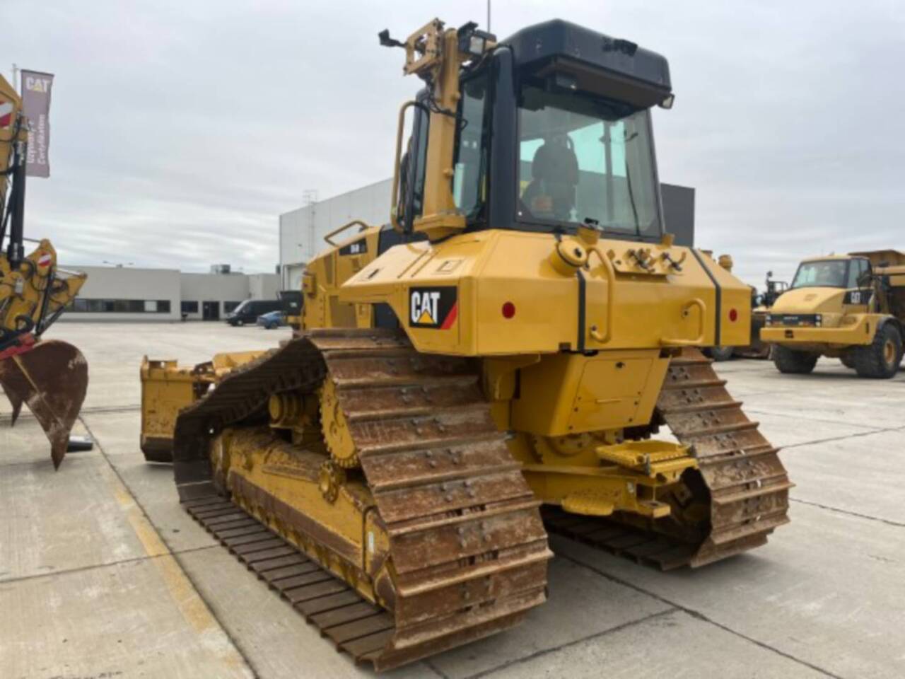 CAT D6NLGP - Bulldozer: photos 4 CAT D6NLGP - Bulldozer: photos 4
