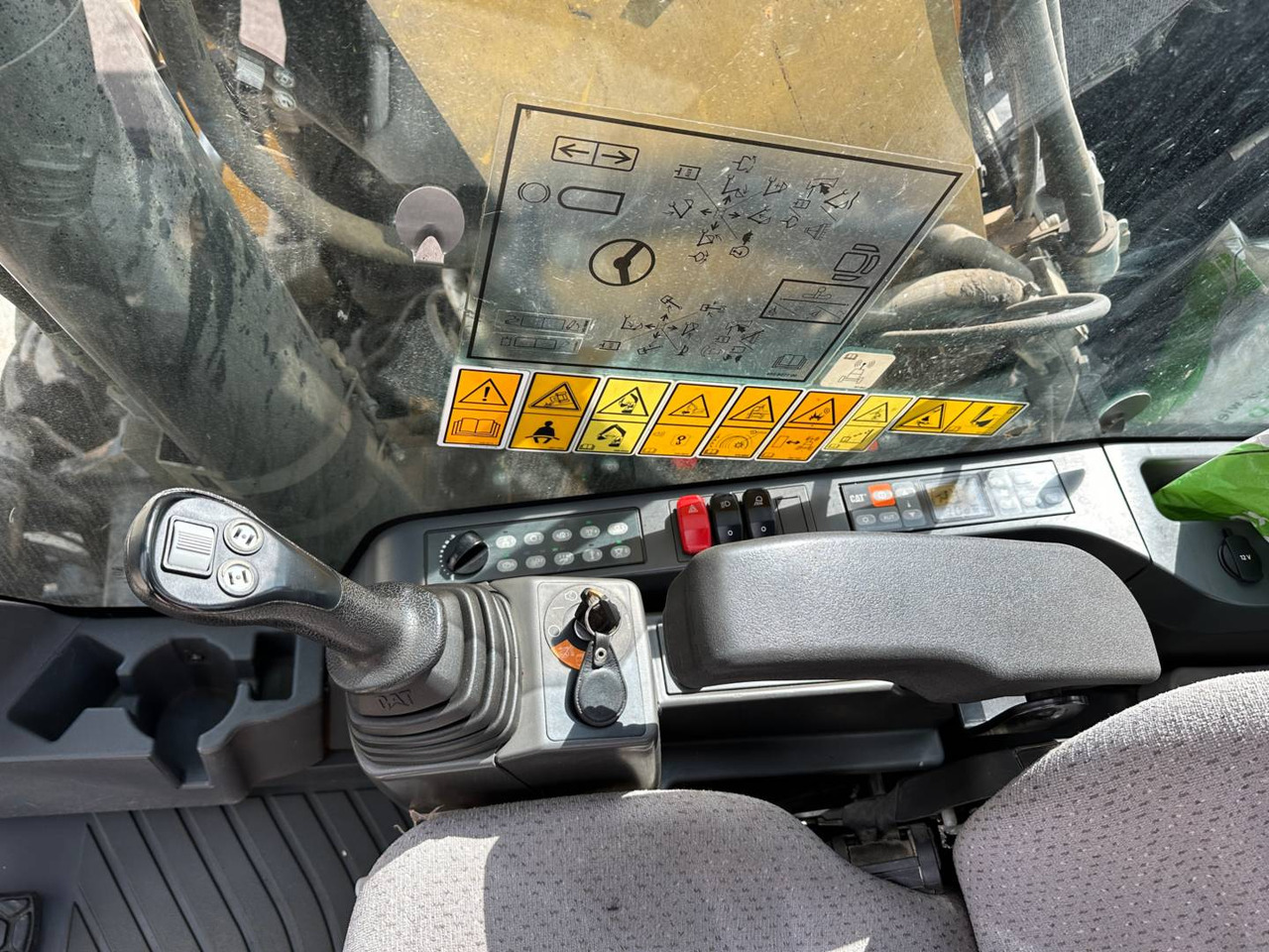 Pelle sur pneus CAT M318F: photos 13