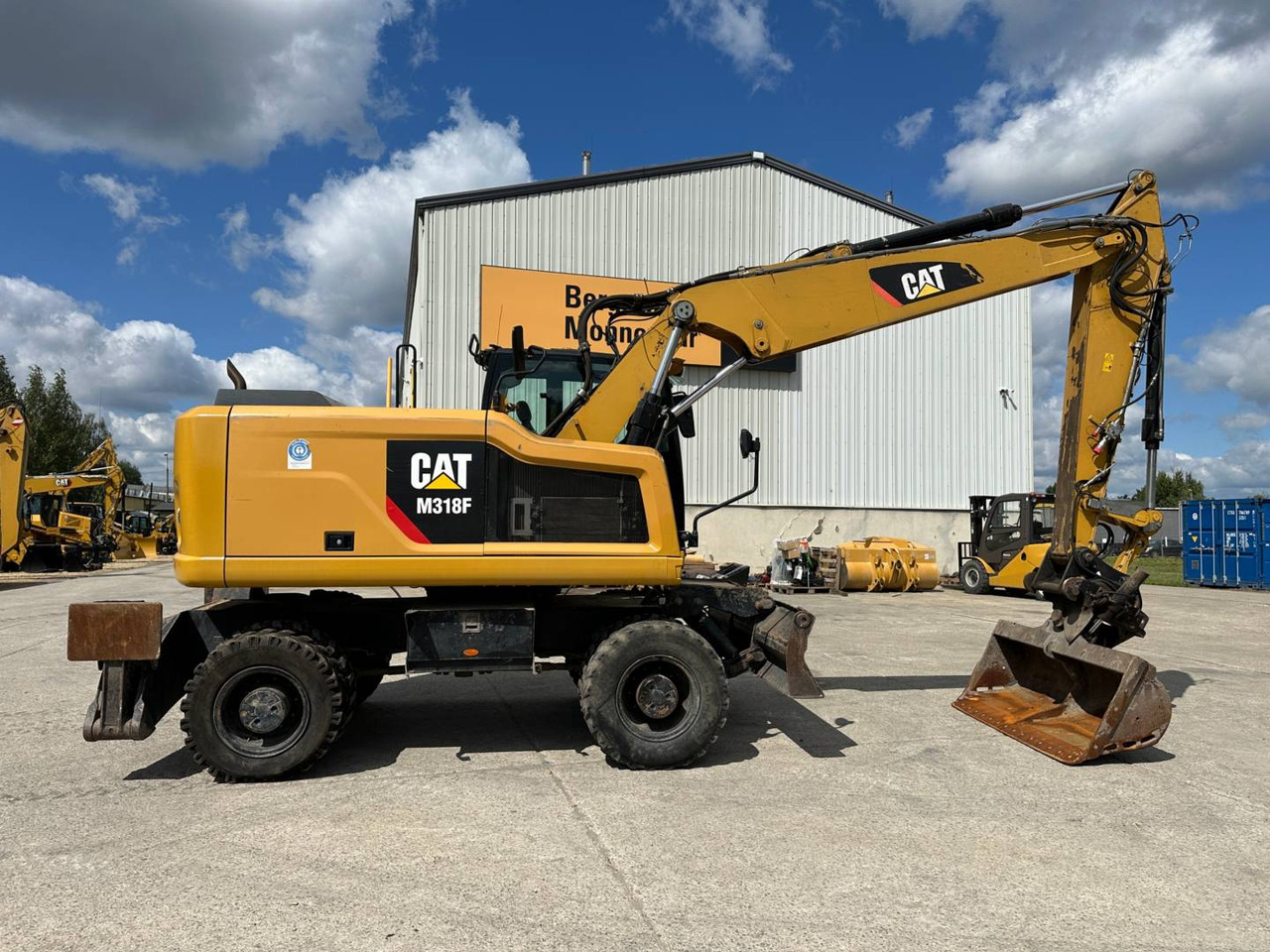 Pelle sur pneus CAT M318F: photos 11