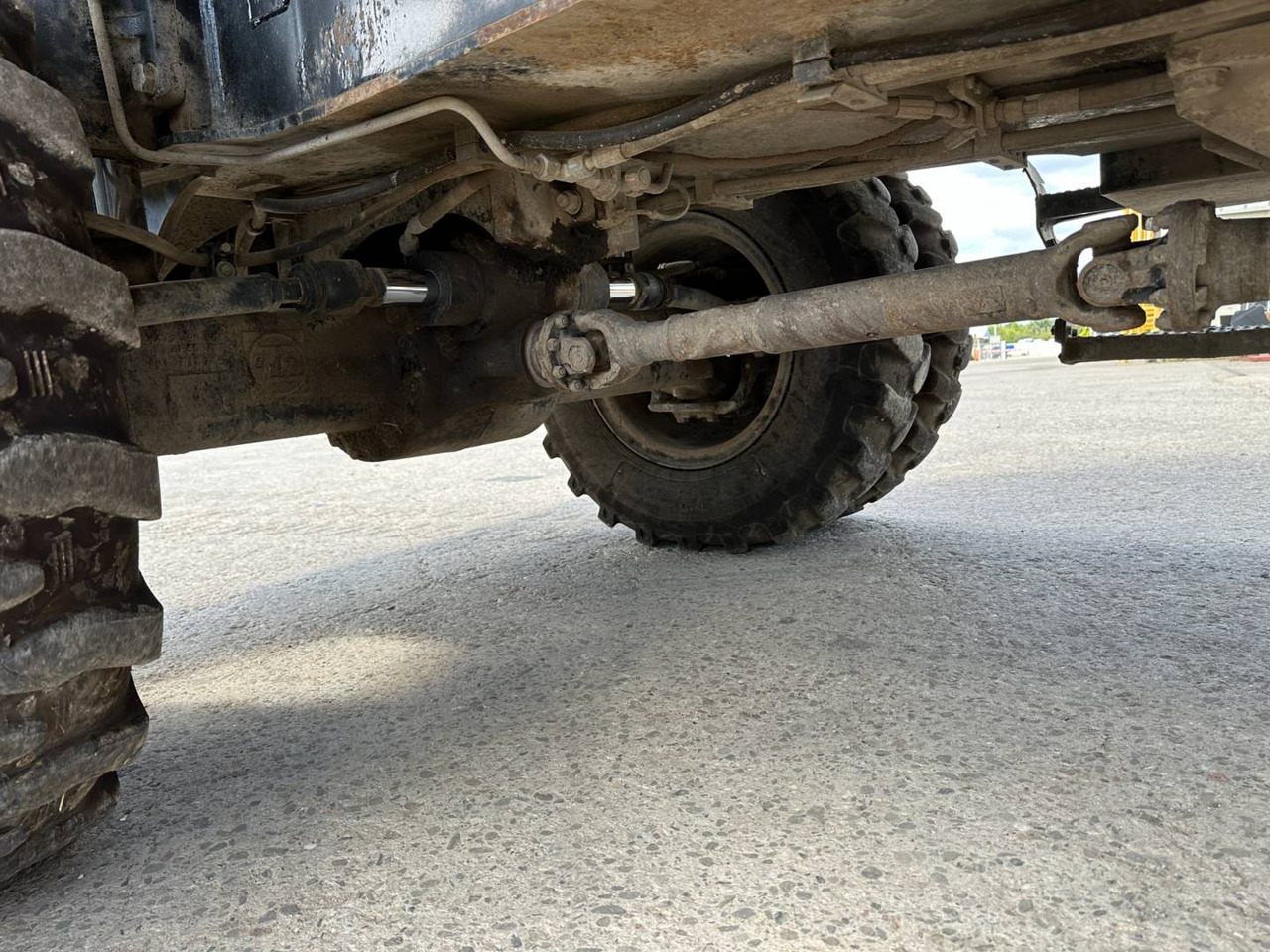 Pelle sur pneus CAT M318F: photos 31