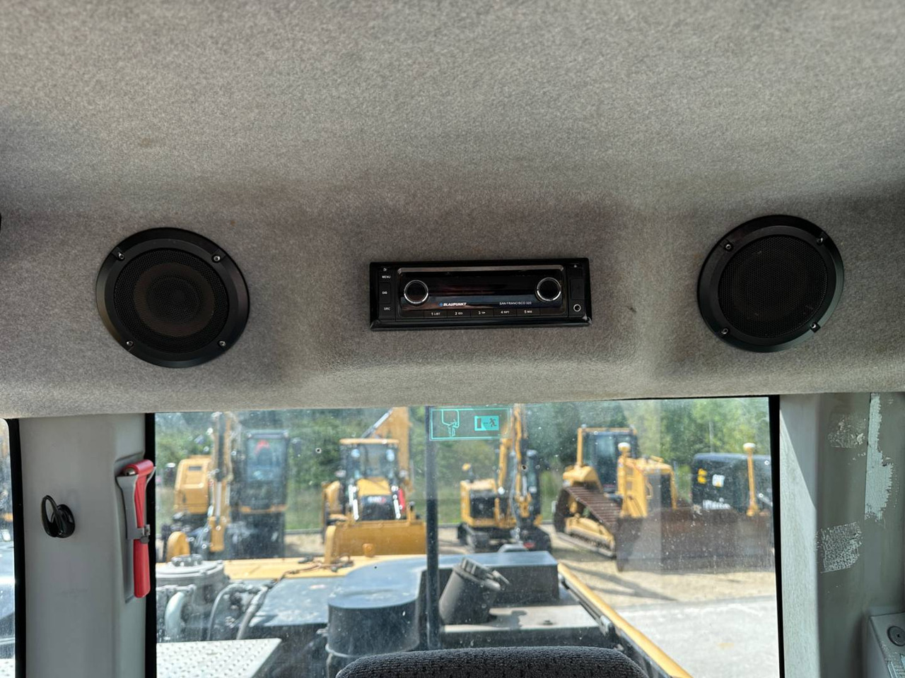 Pelle sur pneus CAT M318F: photos 15