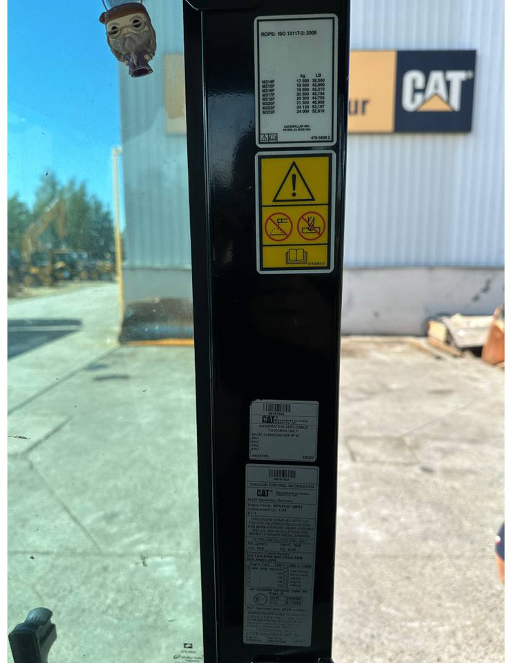 Chargeuse sur pneus CAT M318F: photos 12