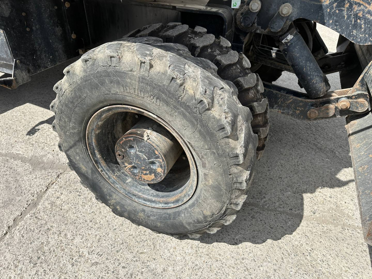 Pelle sur pneus CAT M318F: photos 28