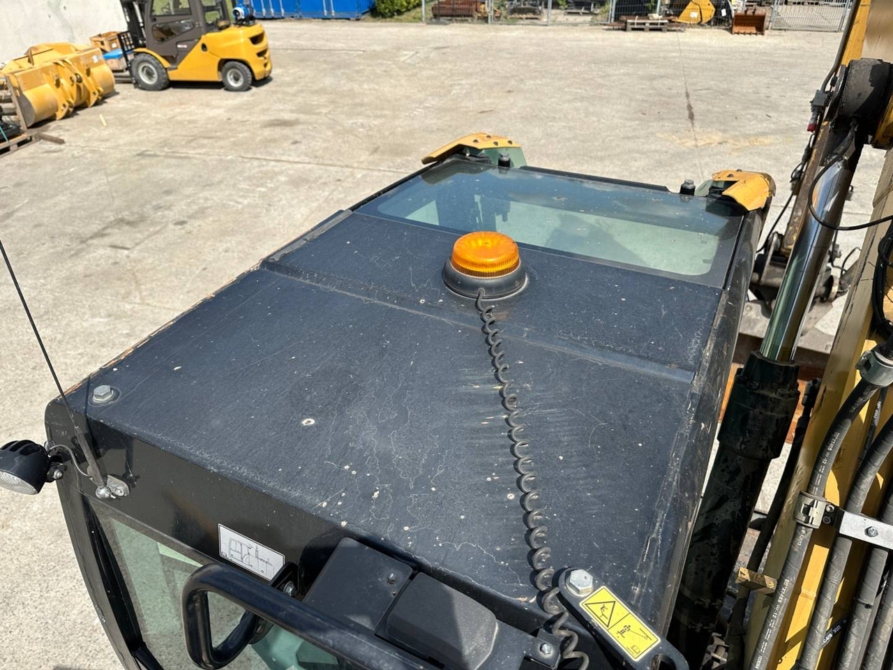 Pelle sur pneus CAT M318F: photos 25