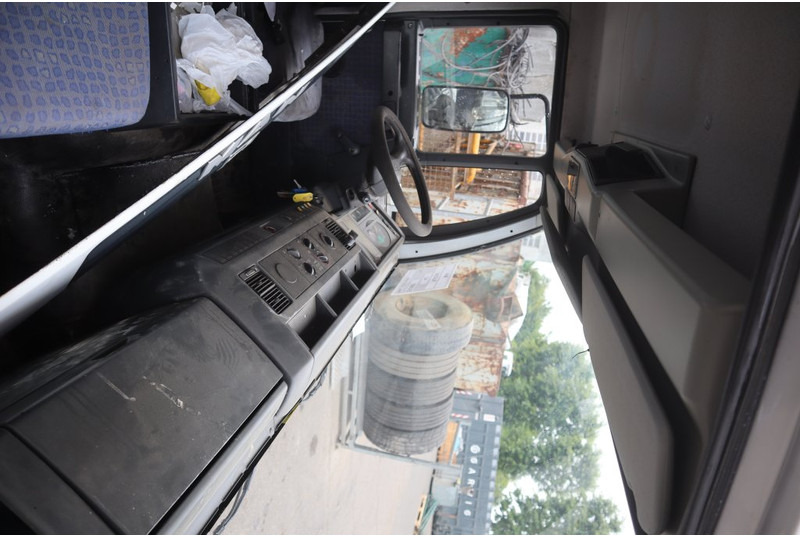 MAN F20L51 L2000 81.60000-7690 - Cabine et intérieur pour Camion: photos 5 MAN F20L51 L2000 81.60000-7690 - Cabine et intérieur pour Camion: photos 5