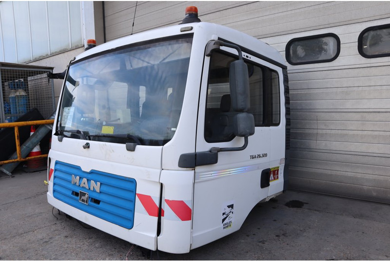 MAN F99L17 TGA - Cabine et intérieur pour Camion: photos 3 MAN F99L17 TGA - Cabine et intérieur pour Camion: photos 3