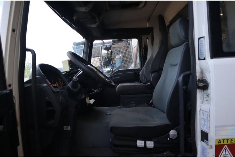 MAN F99L17 TGA - Cabine et intérieur pour Camion: photos 5 MAN F99L17 TGA - Cabine et intérieur pour Camion: photos 5