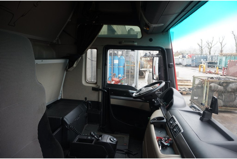 MAN F99L41 TGX XXL EURO6 81.60000-7925 - Cabine et intérieur pour Camion: photos 5 MAN F99L41 TGX XXL EURO6 81.60000-7925 - Cabine et intérieur pour Camion: photos 5