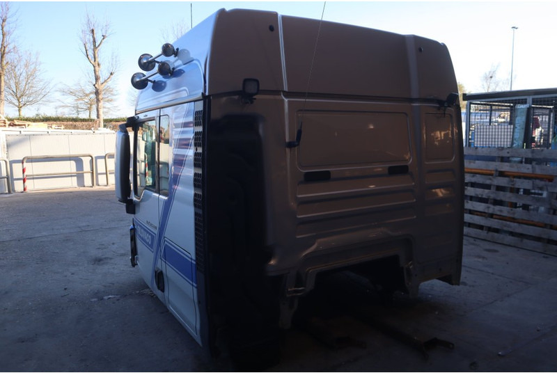 MAN F99L47 TGX XLX 81.60000-7919 - Cabine et intérieur pour Camion: photos 4 MAN F99L47 TGX XLX 81.60000-7919 - Cabine et intérieur pour Camion: photos 4