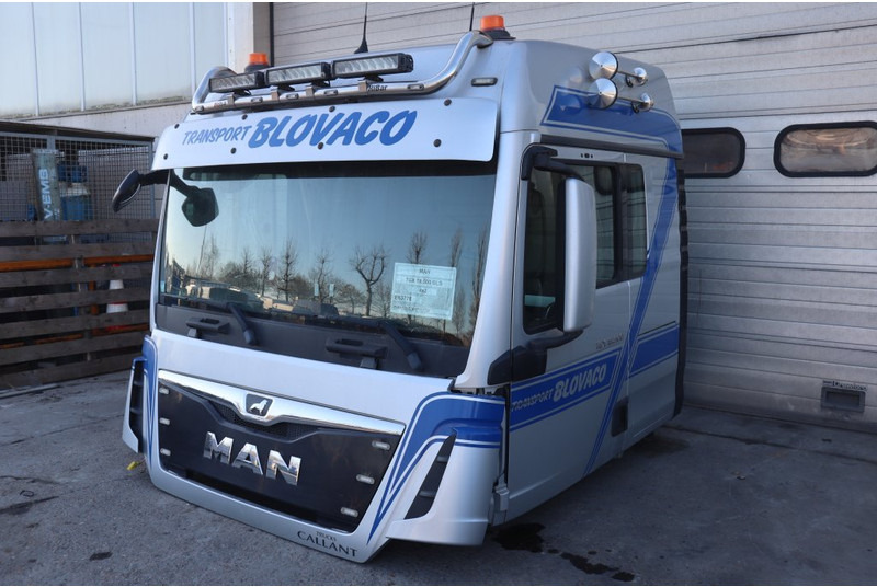 MAN F99L47 TGX XLX 81.60000-7919 - Cabine et intérieur pour Camion: photos 3 MAN F99L47 TGX XLX 81.60000-7919 - Cabine et intérieur pour Camion: photos 3