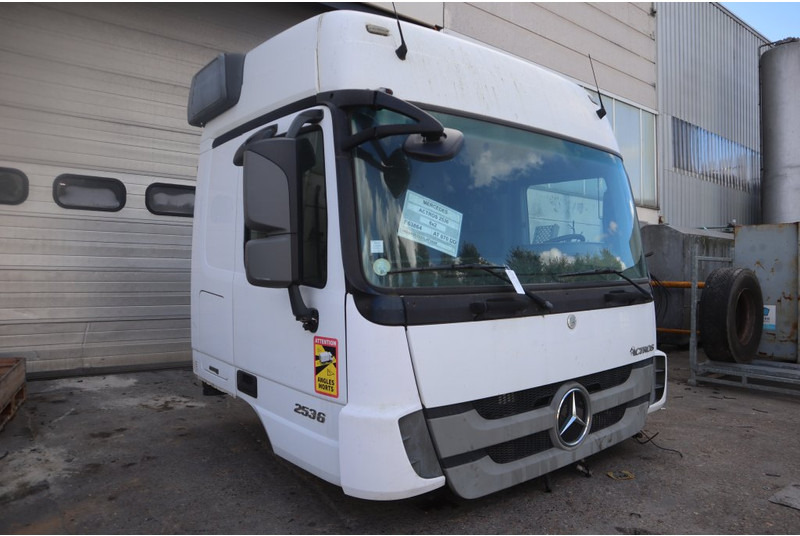 Mercedes-Benz ACTROS F04 MP3 - Cabine et intérieur pour Camion: photos 3 Mercedes-Benz ACTROS F04 MP3 - Cabine et intérieur pour Camion: photos 3