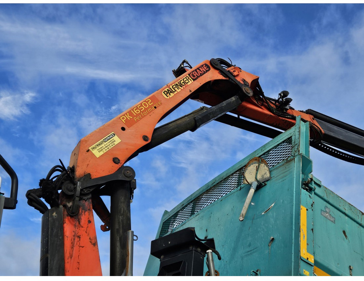 Camion benne MAN TGA 33.360 TIPPER 3 SIDE CRANE PALFINGER 16502 *REMOTE CONTROL: photos 9 Camion benne MAN TGA 33.360 TIPPER 3 SIDE CRANE PALFINGER 16502 *REMOTE CONTROL: photos 9