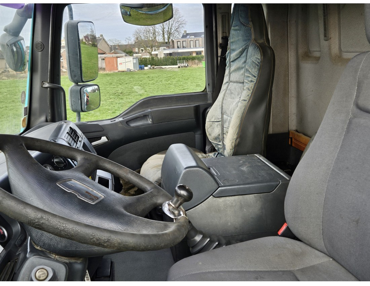 Camion benne MAN TGA 33.360 TIPPER 3 SIDE CRANE PALFINGER 16502 *REMOTE CONTROL: photos 14 Camion benne MAN TGA 33.360 TIPPER 3 SIDE CRANE PALFINGER 16502 *REMOTE CONTROL: photos 14