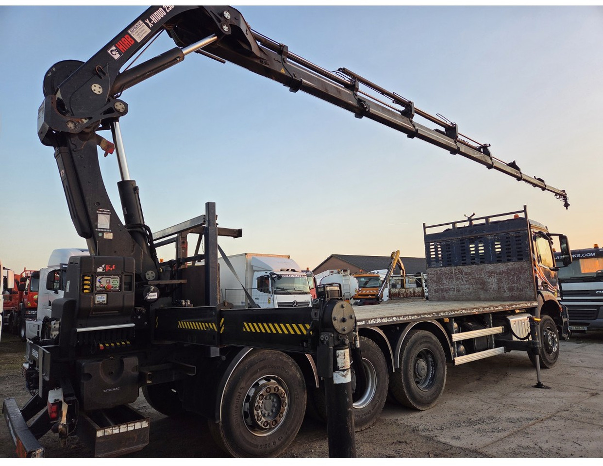 Mercedes Arocs 3240 8x4 Open Truck Crane HIAB X-HIDUO 258 E-7 7 extensions - Camion plateau, Camion grue: photos 2 Mercedes Arocs 3240 8x4 Open Truck Crane HIAB X-HIDUO 258 E-7 7 extensions - Camion plateau, Camion grue: photos 2