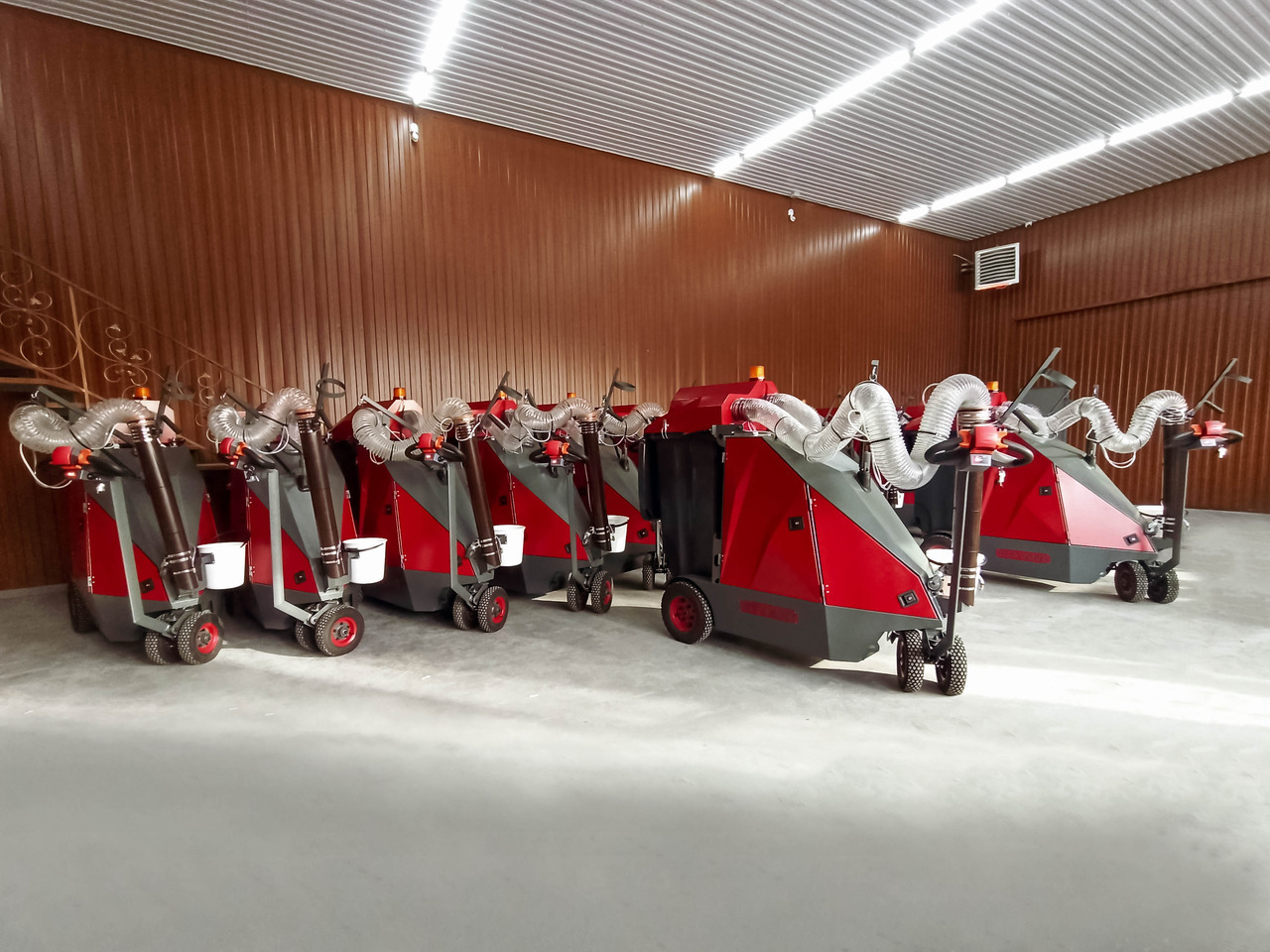 ТІСАВ Street Vacuum Cleaner, Outdoor Vacuum Sweeper, Manufacturer, City Ant - Aspirateur industriel: photos 3 ТІСАВ Street Vacuum Cleaner, Outdoor Vacuum Sweeper, Manufacturer, City Ant - Aspirateur industriel: photos 3