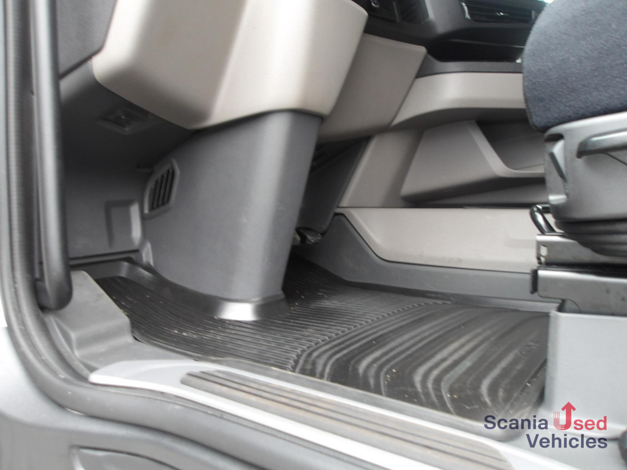 Tracteur routier SCANIA R 460 EB - MEGA - HIGHLINE - 2x TANKs - ACC: photos 12 Tracteur routier SCANIA R 460 EB - MEGA - HIGHLINE - 2x TANKs - ACC: photos 12