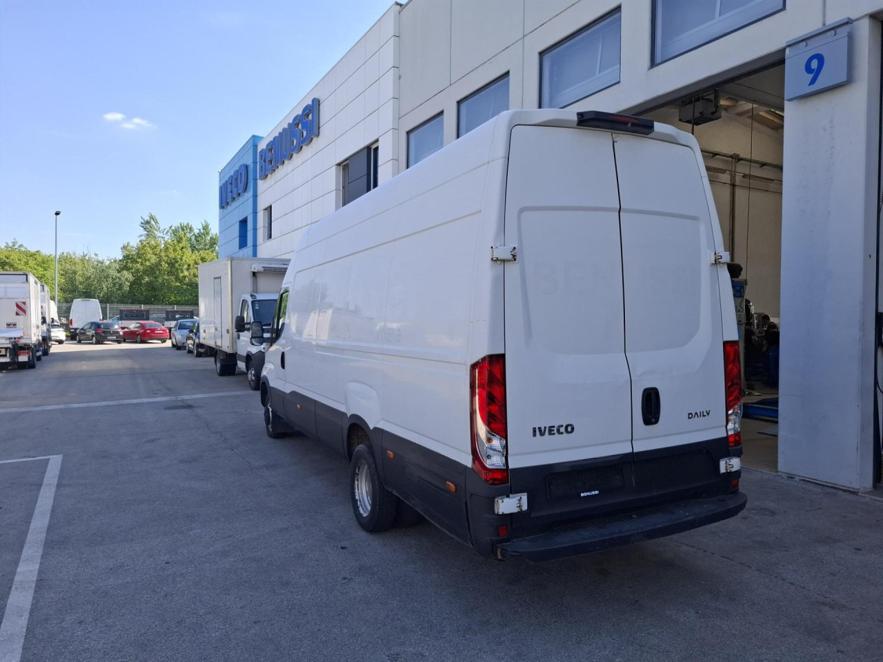 IVECO Daily 35C16V - Transport de personnes: photos 4 IVECO Daily 35C16V - Transport de personnes: photos 4