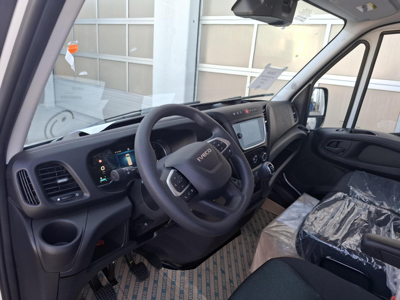 Transport de personnes IVECO Daily 35S14V: photos 7