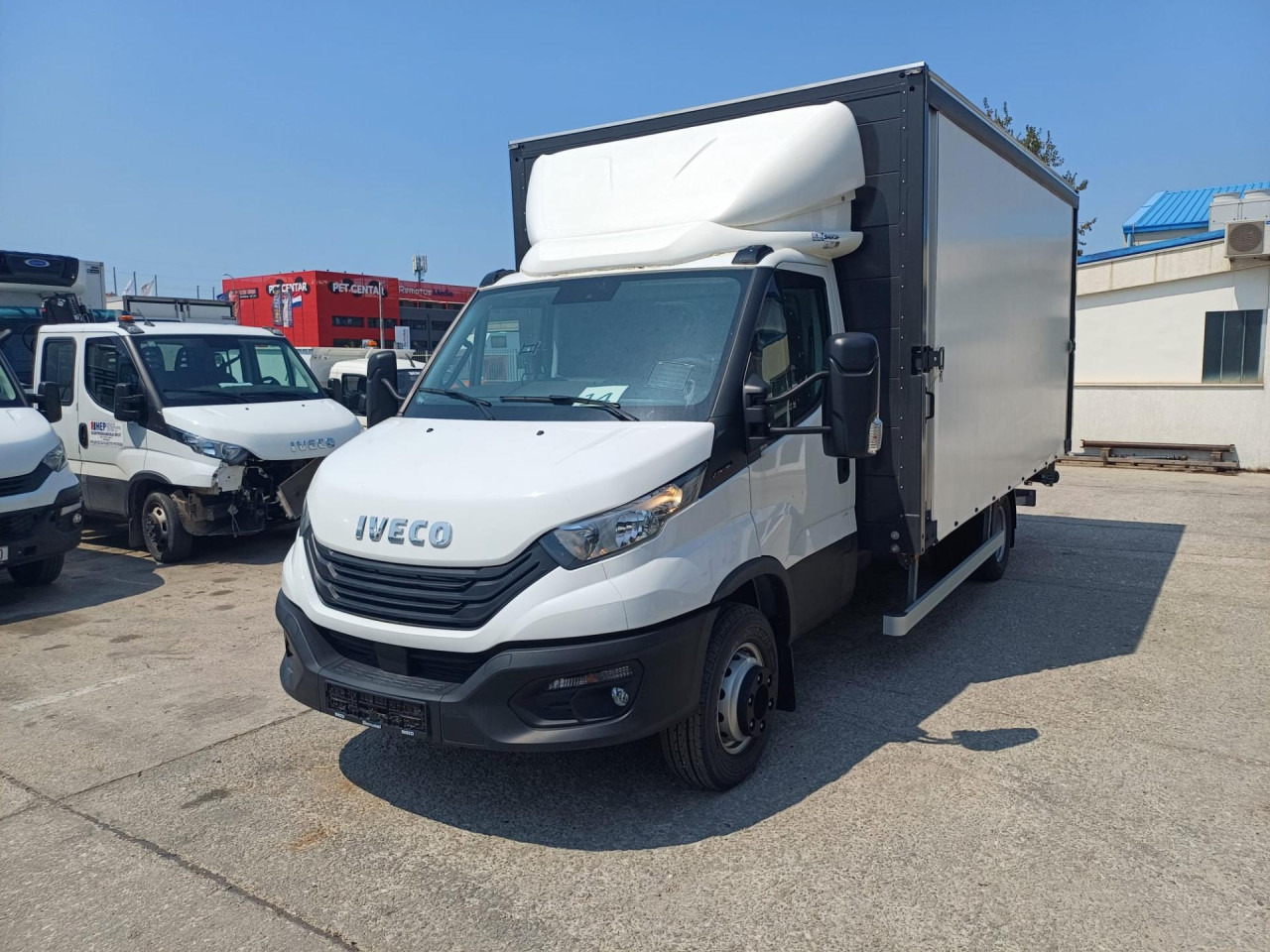 IVECO Daily 70C18H - Utilitaire rideaux coulissants (PLSC): photos 1 IVECO Daily 70C18H - Utilitaire rideaux coulissants (PLSC): photos 1