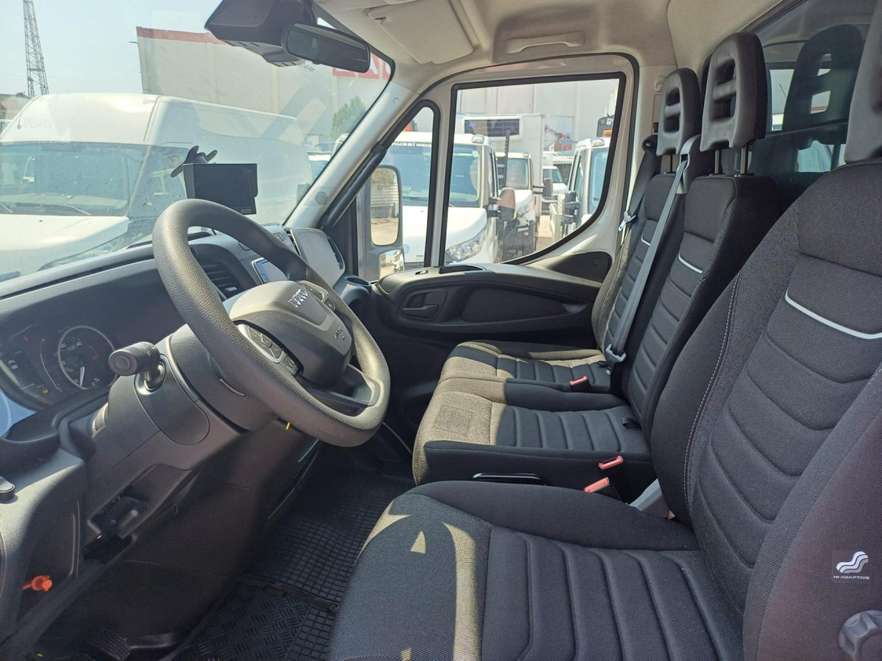 IVECO Daily 70C18H - Utilitaire rideaux coulissants (PLSC): photos 2 IVECO Daily 70C18H - Utilitaire rideaux coulissants (PLSC): photos 2