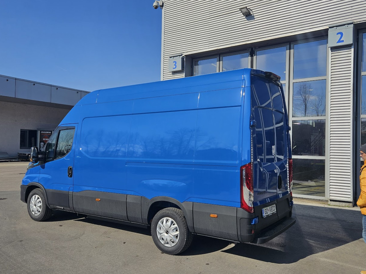 IVECO Daily ELEKTRIČNI 35 C 18H - Transport de personnes, Utilitaire électrique: photos 2 IVECO Daily ELEKTRIČNI 35 C 18H - Transport de personnes, Utilitaire électrique: photos 2