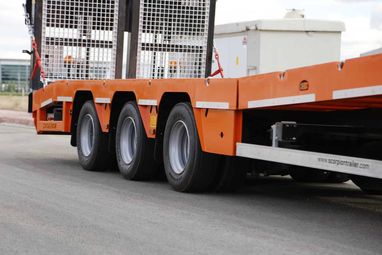Scorpion Trailer SCORPION TRAILER 3 AXLE LOWBED SEMI TRAILER (CUSTOMIZED) - Semi-remorque surbaissé: photos 4 Scorpion Trailer SCORPION TRAILER 3 AXLE LOWBED SEMI TRAILER (CUSTOMIZED) - Semi-remorque surbaissé: photos 4
