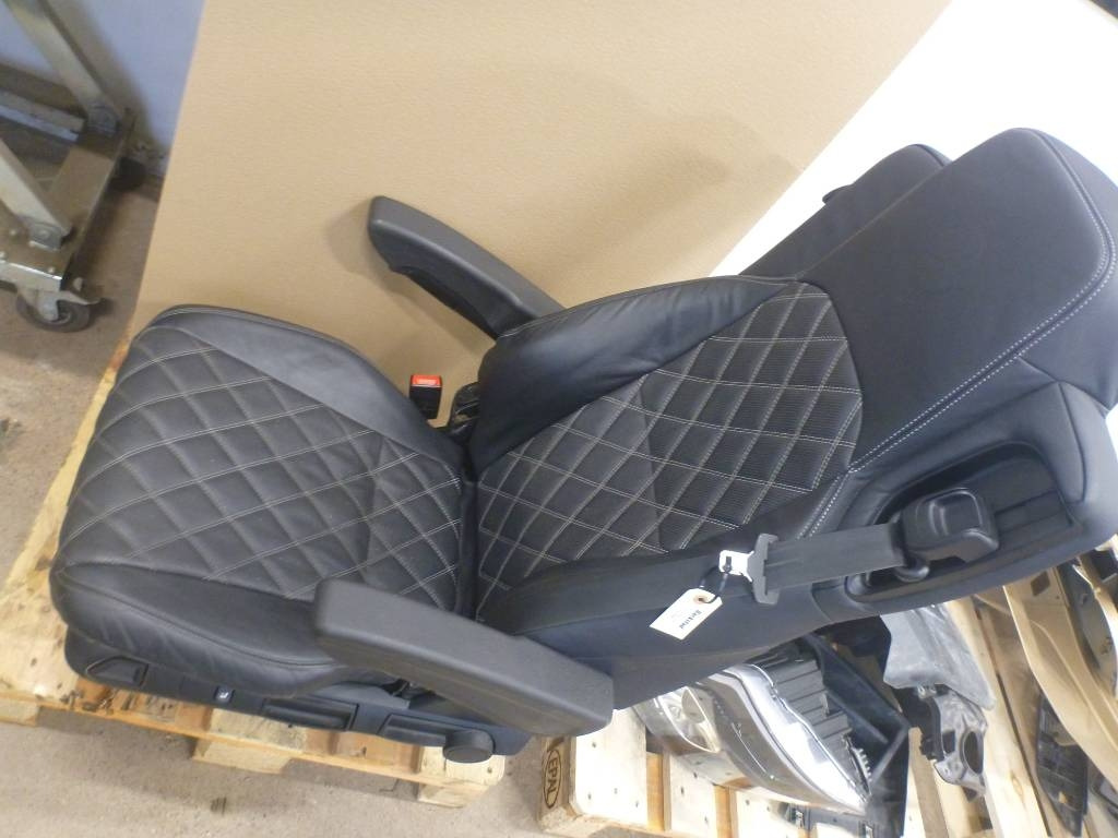 Mercedes-Benz Actros - Cabine pour Camion: photos 1 Mercedes-Benz Actros - Cabine pour Camion: photos 1