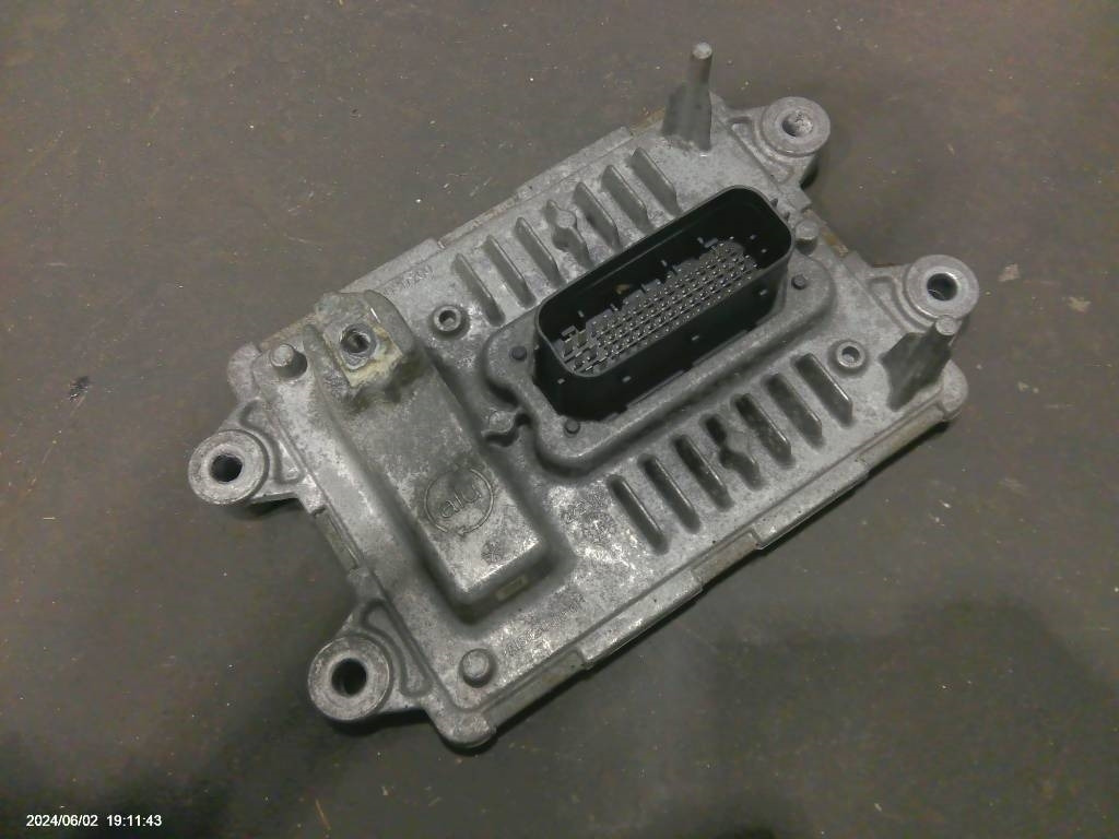 Volvo FH 540 Adblue styrenhet, 22449430 - Système électrique pour Camion: photos 1 Volvo FH 540 Adblue styrenhet, 22449430 - Système électrique pour Camion: photos 1