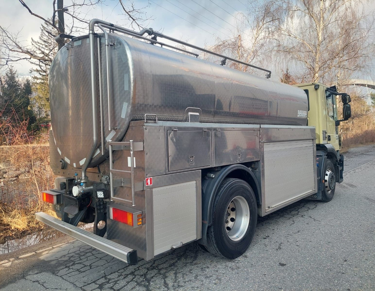 Iveco 190S40 Stralis 4x2, E6, Milchtank Jansky, RHD en crédit-bail Iveco 190S40 Stralis 4x2, E6, Milchtank Jansky, RHD: photos 6