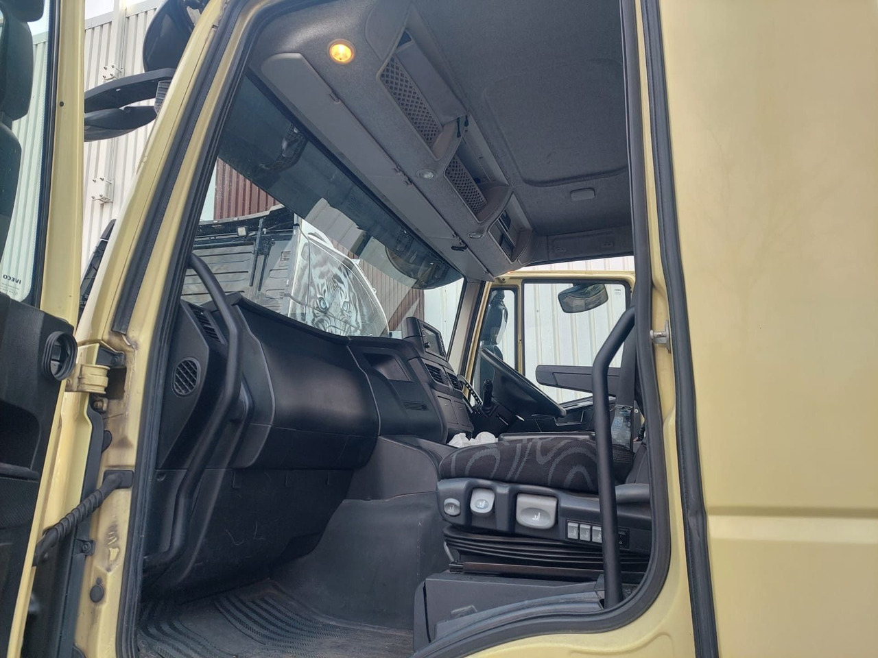 Iveco 190S40 Stralis 4x2, E6, Milchtank Jansky, RHD en crédit-bail Iveco 190S40 Stralis 4x2, E6, Milchtank Jansky, RHD: photos 16