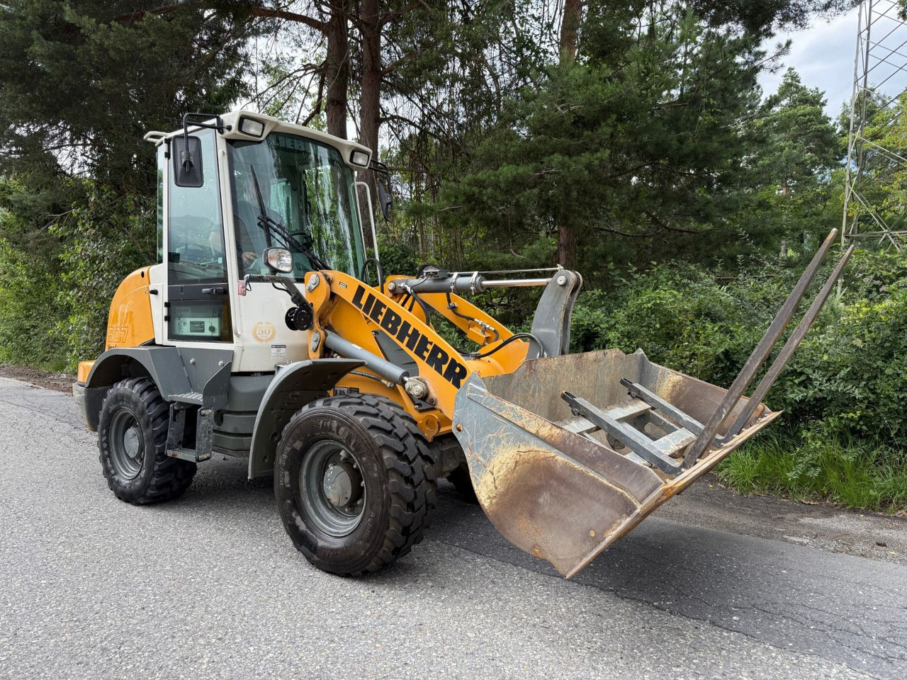 Liebherr L507, Gabel+Schaufel, ONLY 850hours - Chargeuse sur pneus: photos 1 Liebherr L507, Gabel+Schaufel, ONLY 850hours - Chargeuse sur pneus: photos 1
