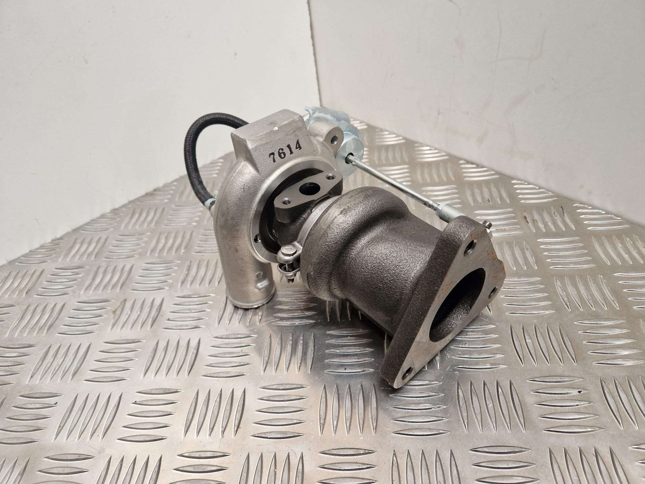 Deutz TD025L3-08T G33q Turbo - Moteur et pièces pour Engins de chantier: photos 2 Deutz TD025L3-08T G33q Turbo - Moteur et pièces pour Engins de chantier: photos 2